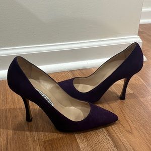 Manolo Blahnik suede heels in purple size 35 1/2